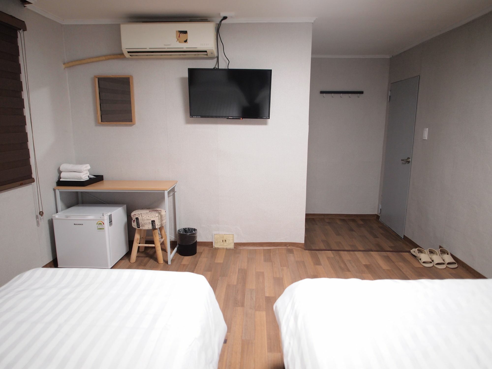 Hostel Gaon Sinchon Сеул Екстер'єр фото