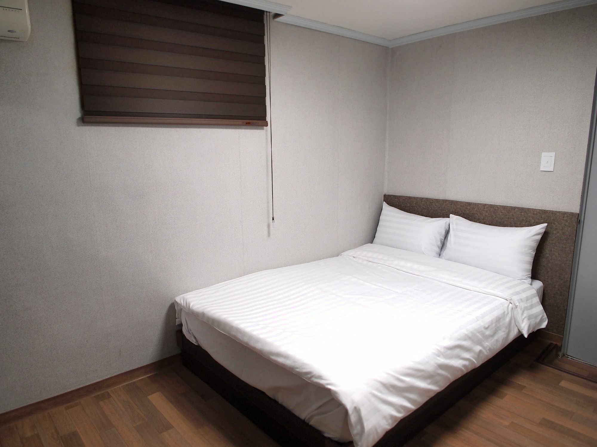 Hostel Gaon Sinchon Сеул Екстер'єр фото